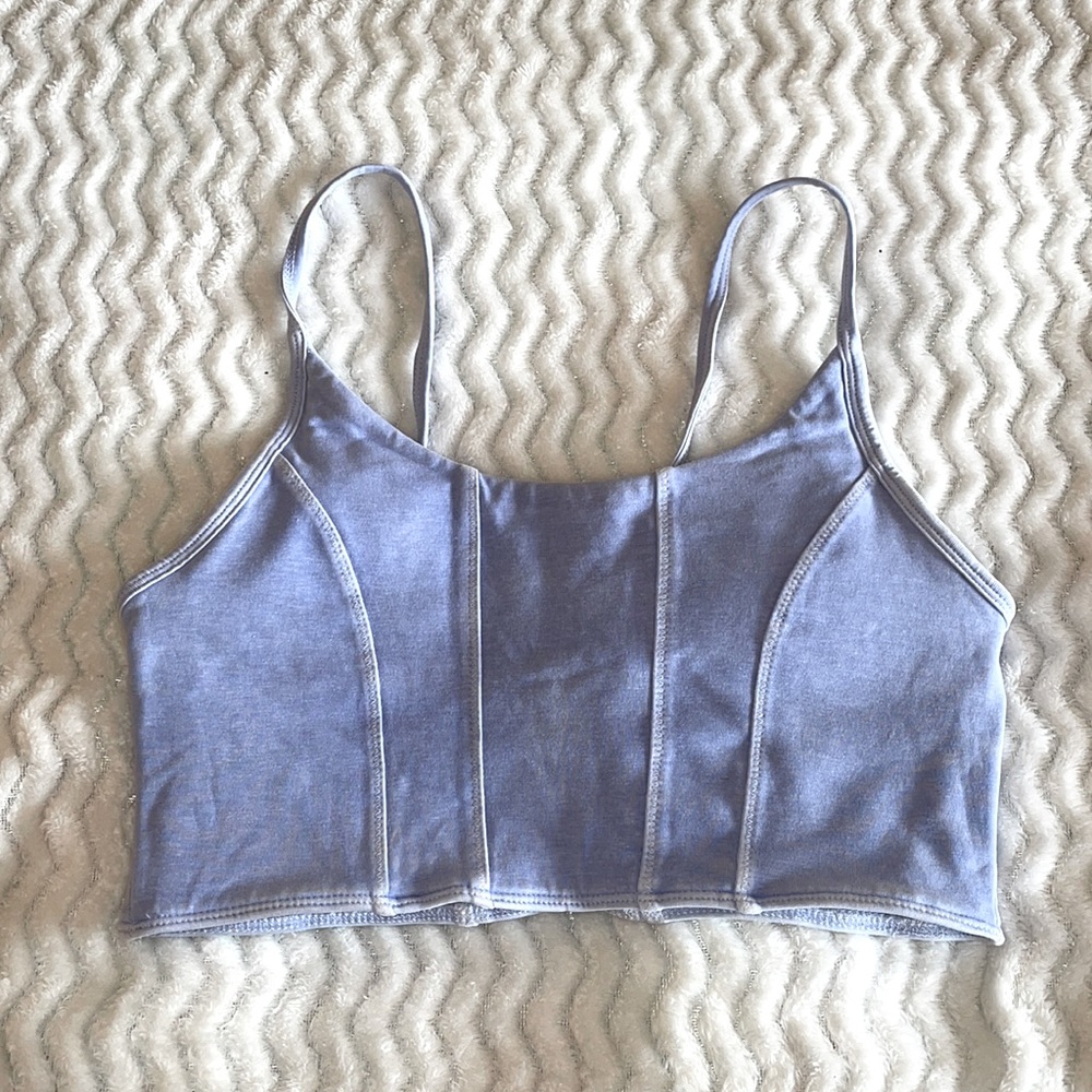 Padded workout crop top with crossed back